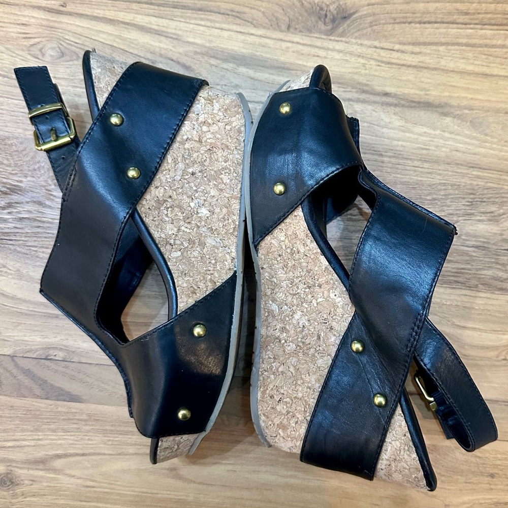 Kenneth Cole Reaction wedge sandals